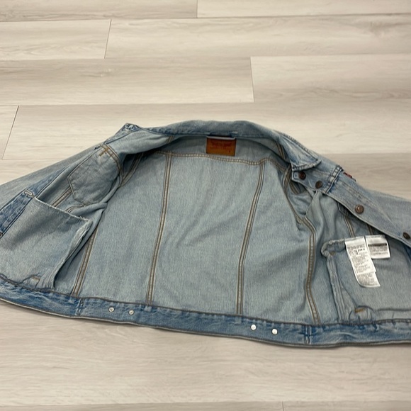 Levi’s Original Trucker Jean Jacket - Picture 10 of 12